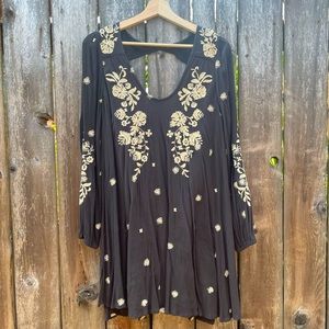 Free People black babydoll dress w/ flowers, S